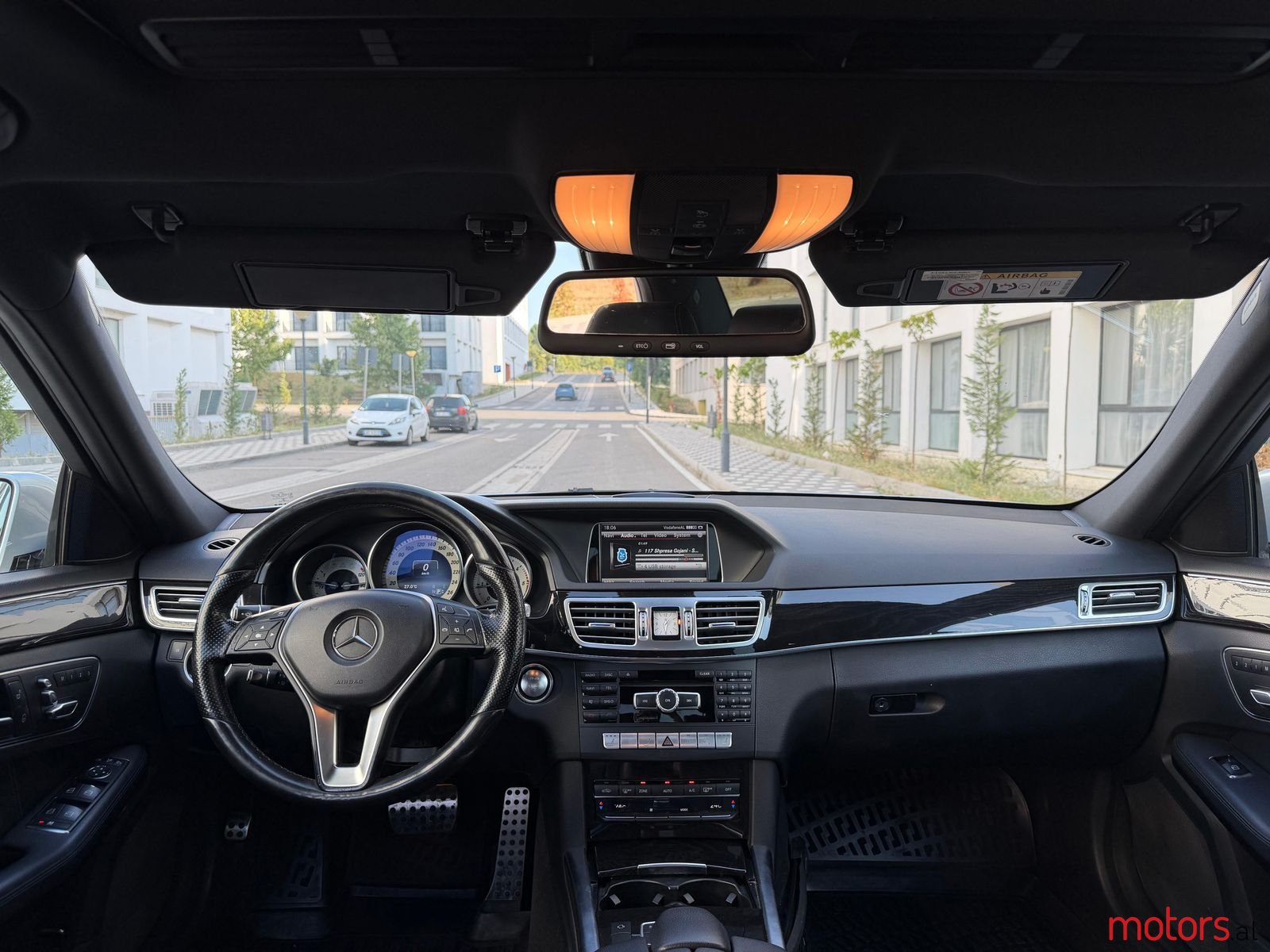 2014' Mercedes-Benz E 220 photo #5