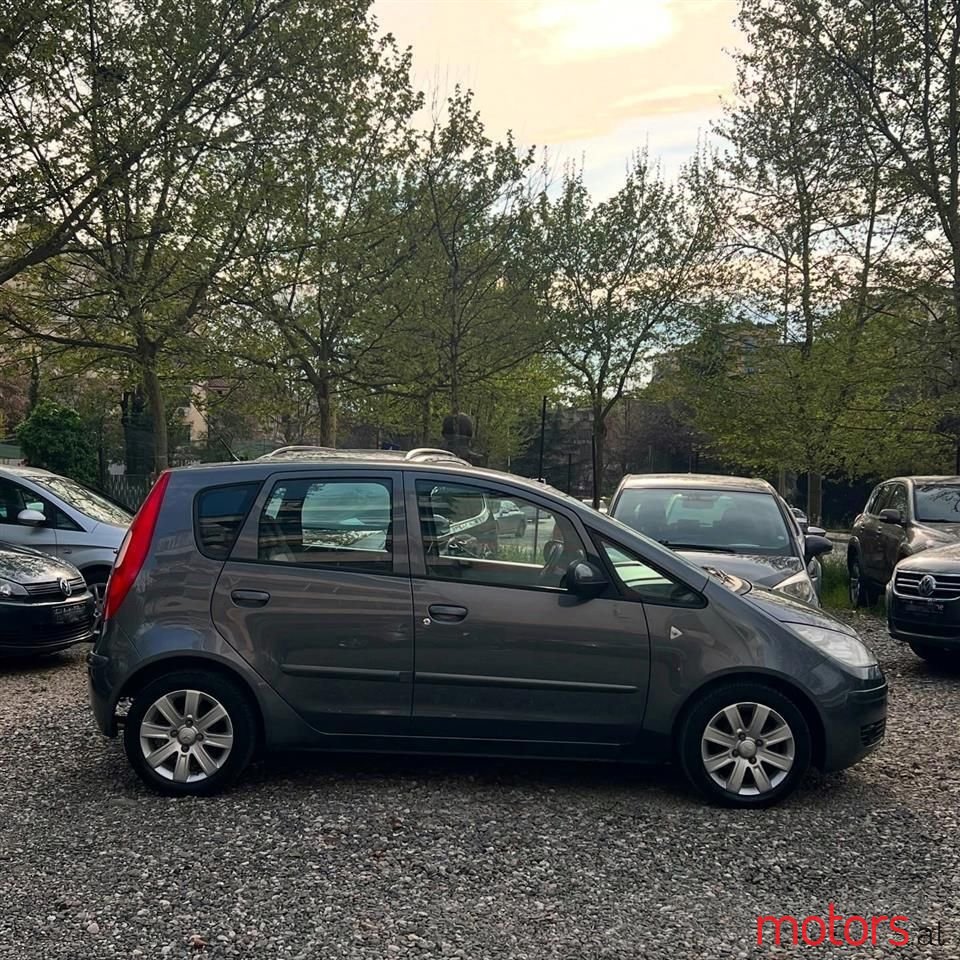 2006' Mitsubishi Colt photo #3