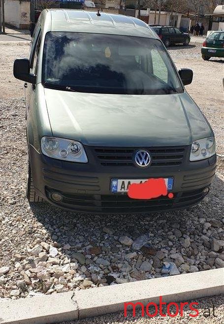 2004' Volkswagen Golf photo #1