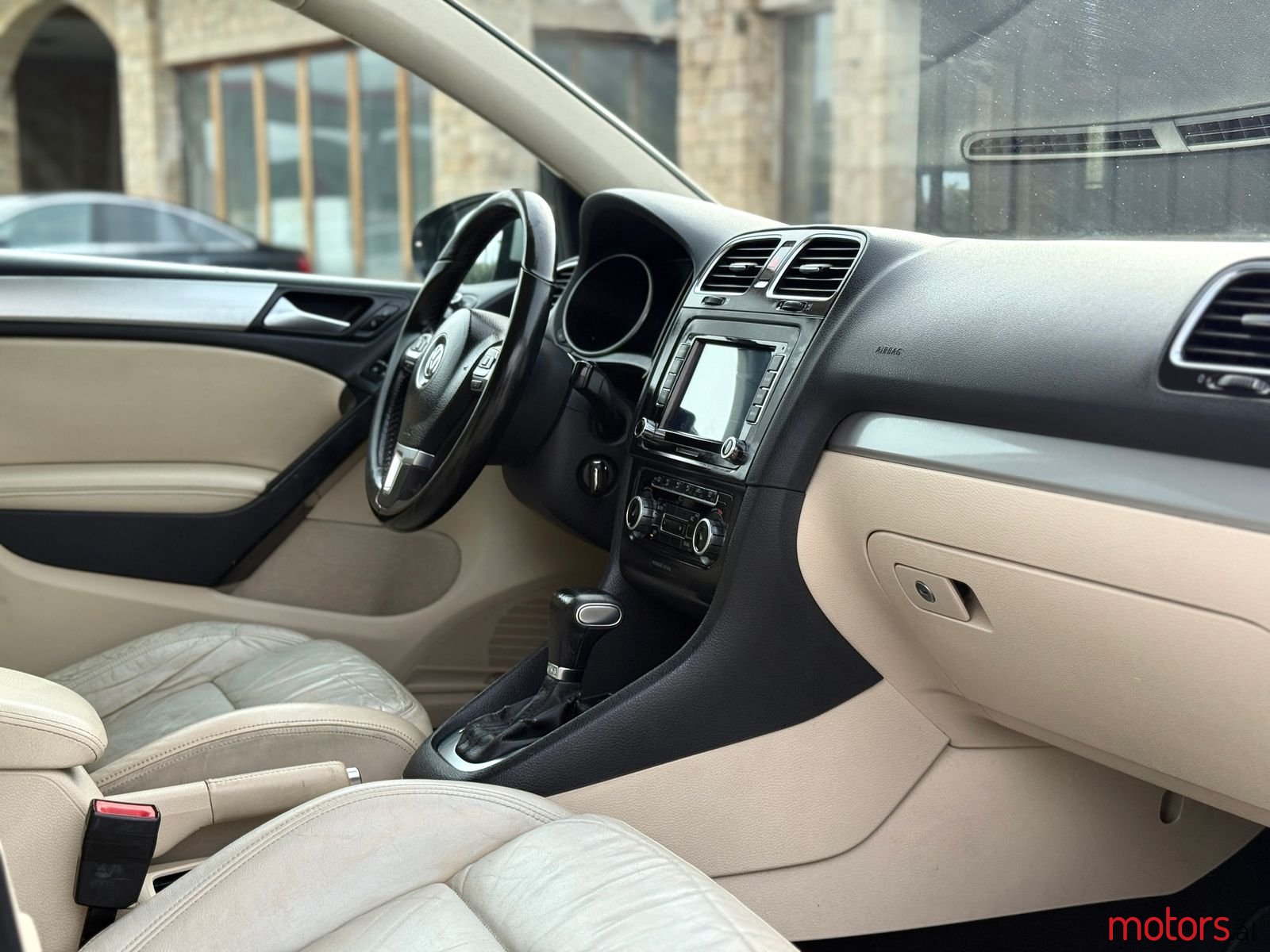 2010' Volkswagen Golf photo #5