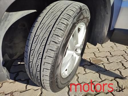 2010' Volkswagen Tiguan photo #2