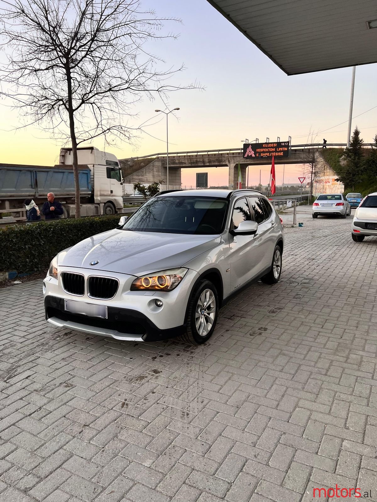 2011' BMW X1 photo #2