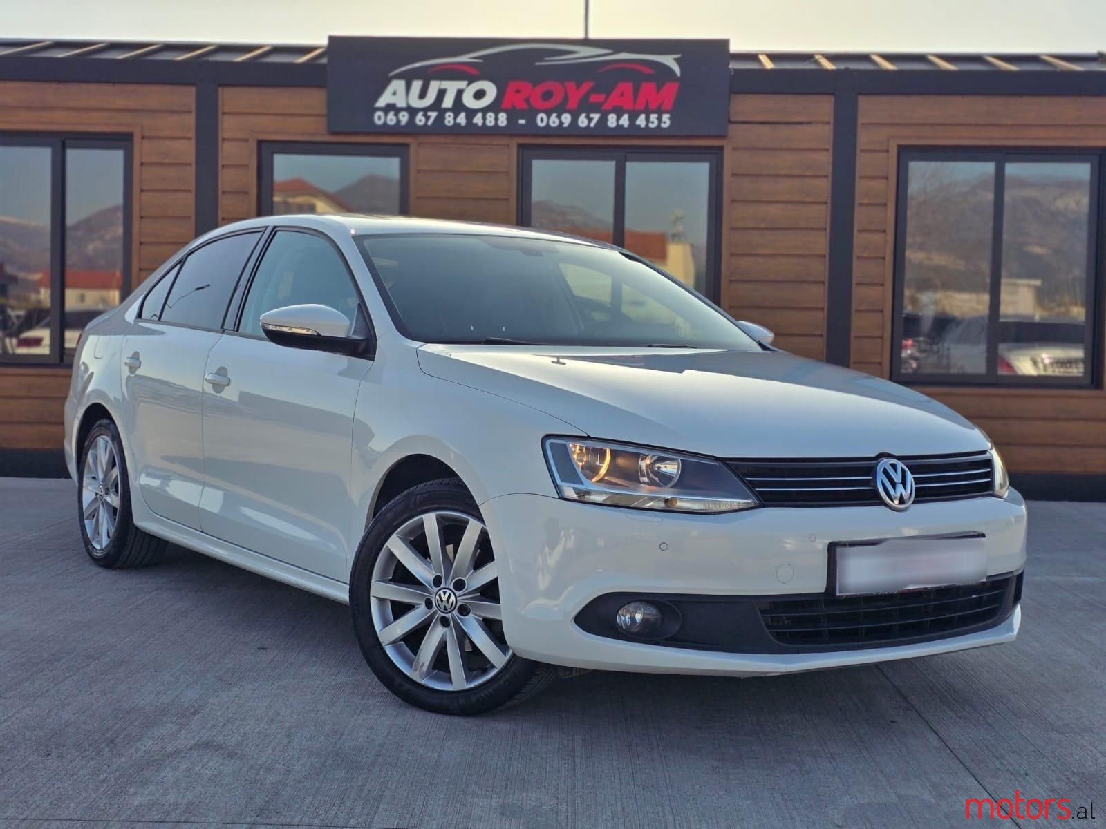 2013' Volkswagen Jetta photo #2