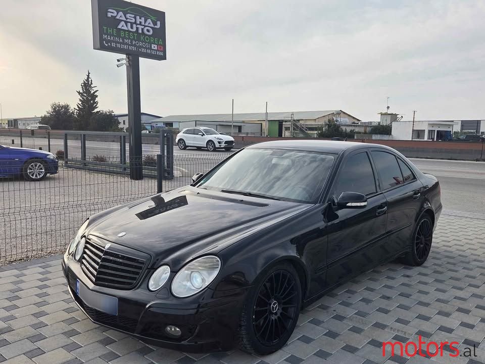 2004' Mercedes-Benz 220 photo #1