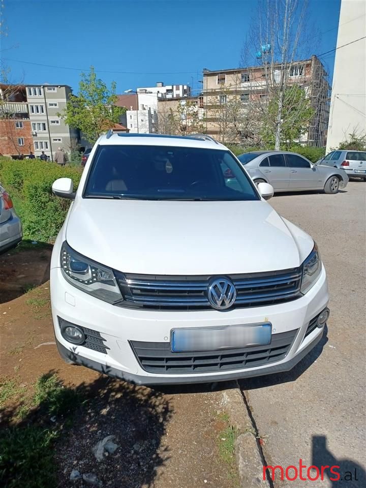 2012' Volkswagen Tiguan photo #4