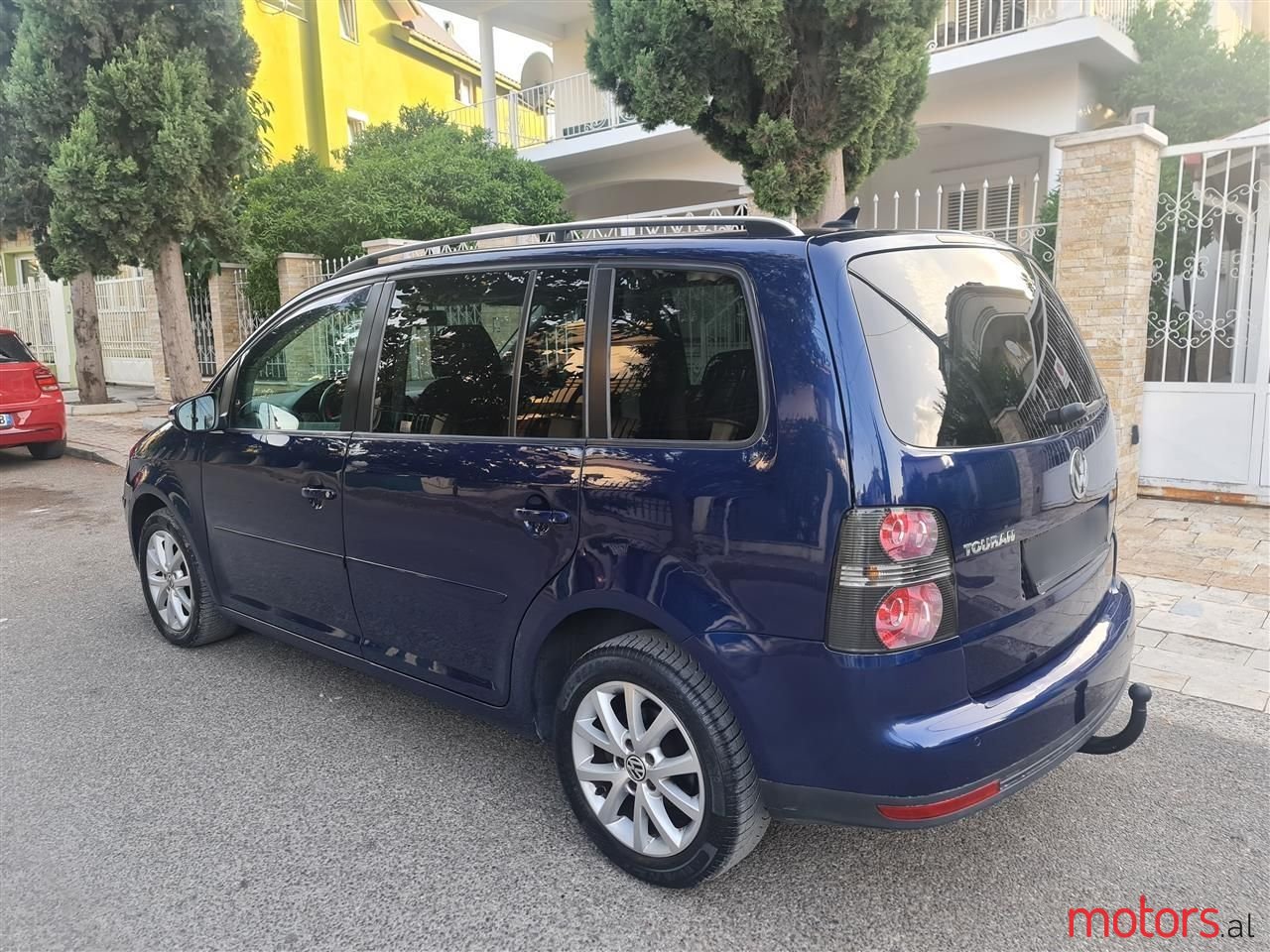 2009' Volkswagen Touran photo #4