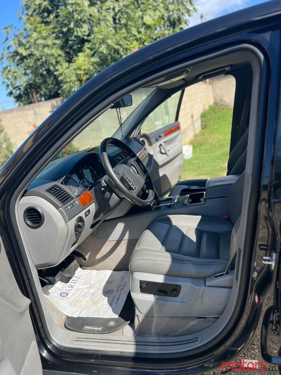 2005' Volkswagen Touareg photo #4