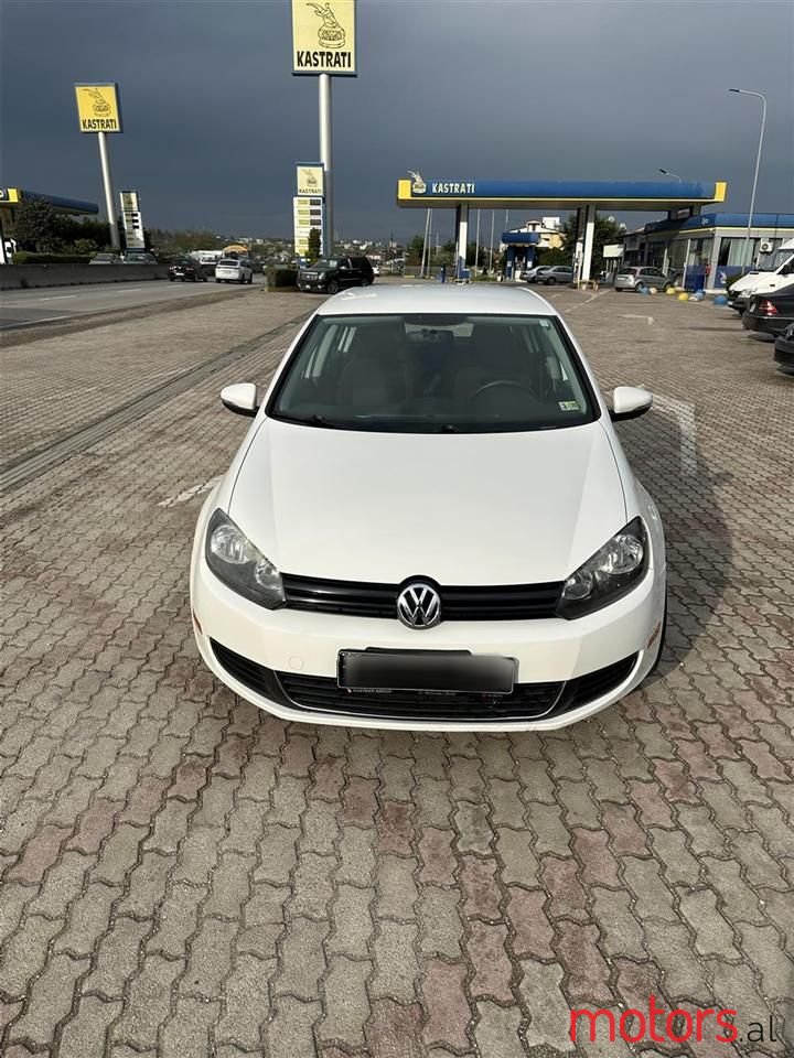 2011' Volkswagen Golf photo #2