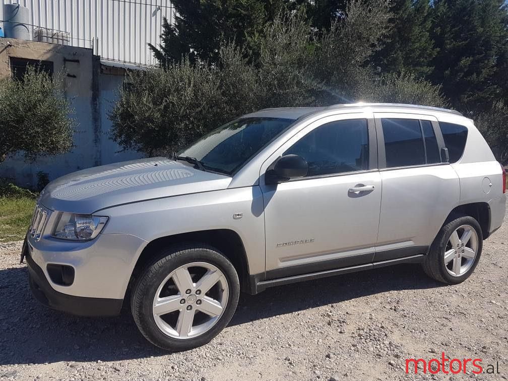 2011' Jeep Compass photo #5