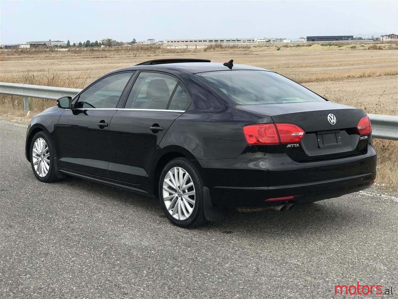 2011' Volkswagen Jetta photo #4