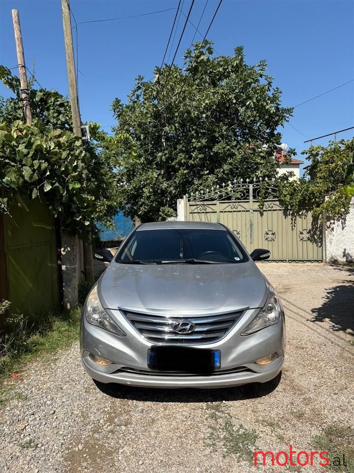 2012' Hyundai Sonata photo #1