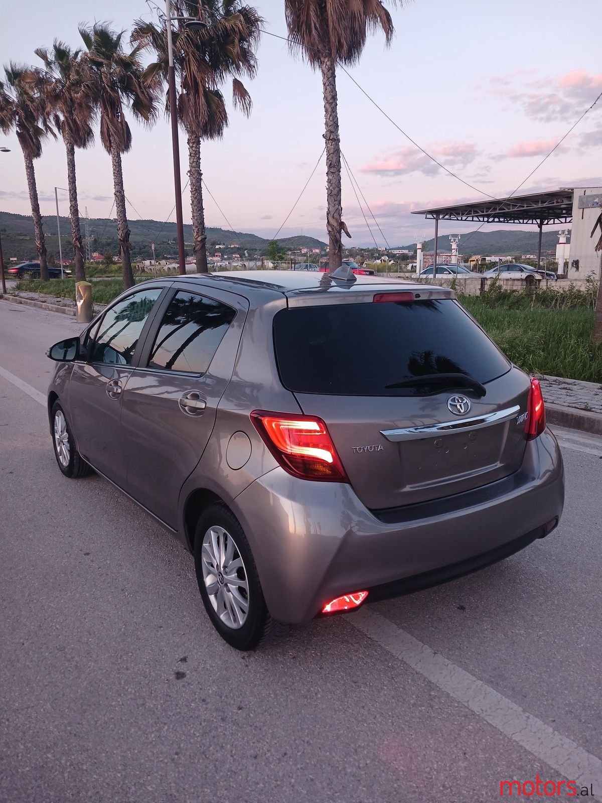 2014' Toyota Yaris photo #4