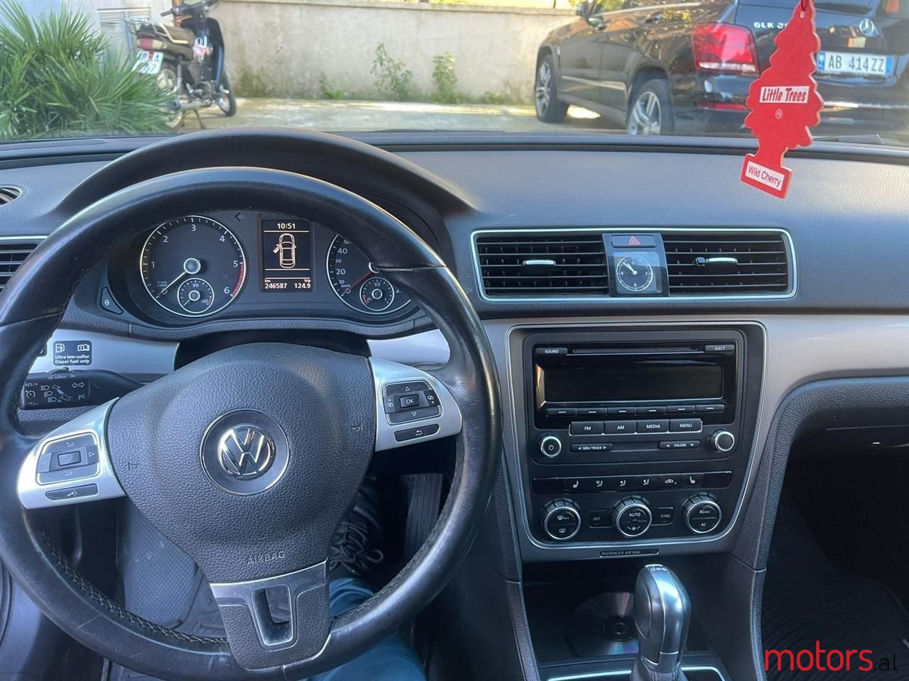 2012' Volkswagen Passat photo #4