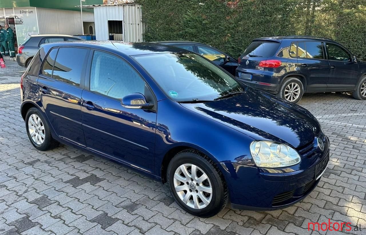 2005' Volkswagen Golf photo #2