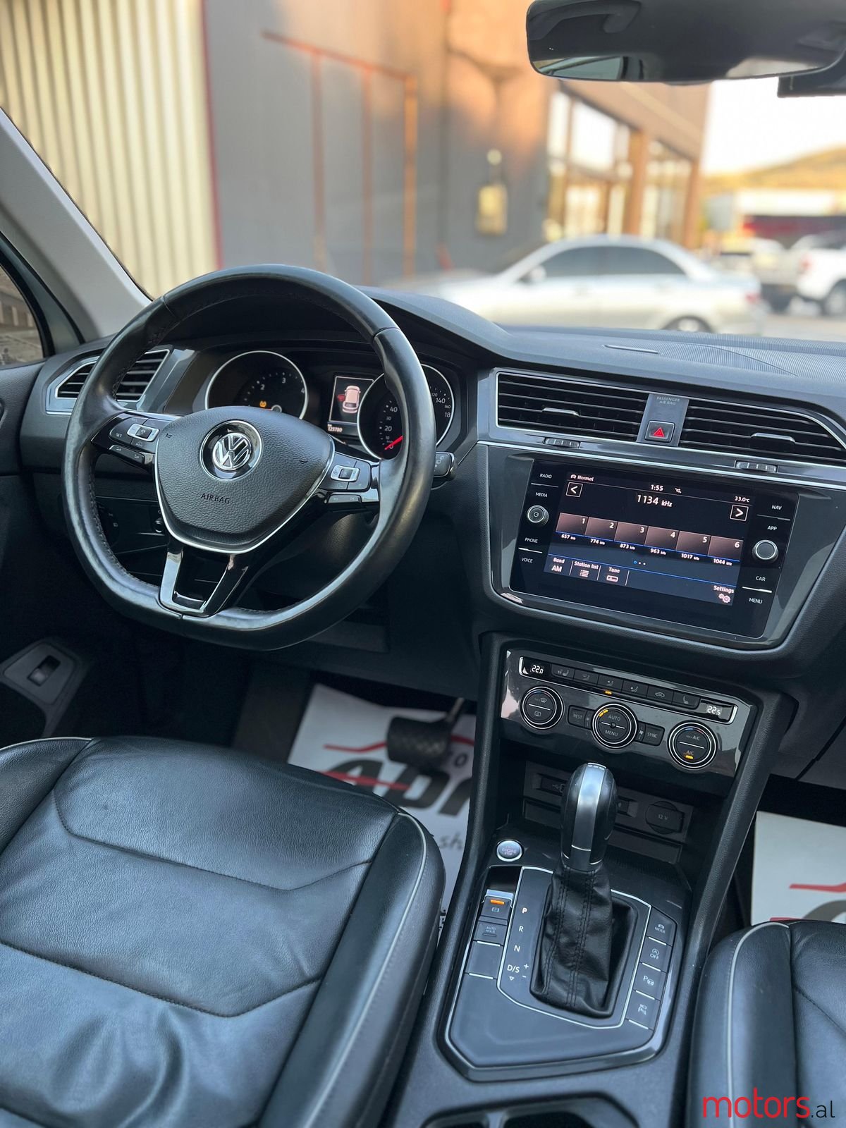 2018' Volkswagen Tiguan photo #5