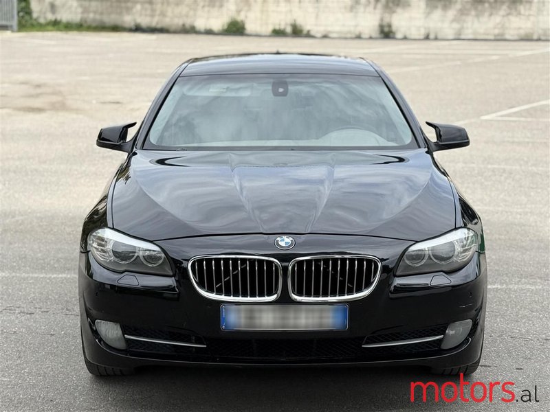2010' BMW 530 photo #2