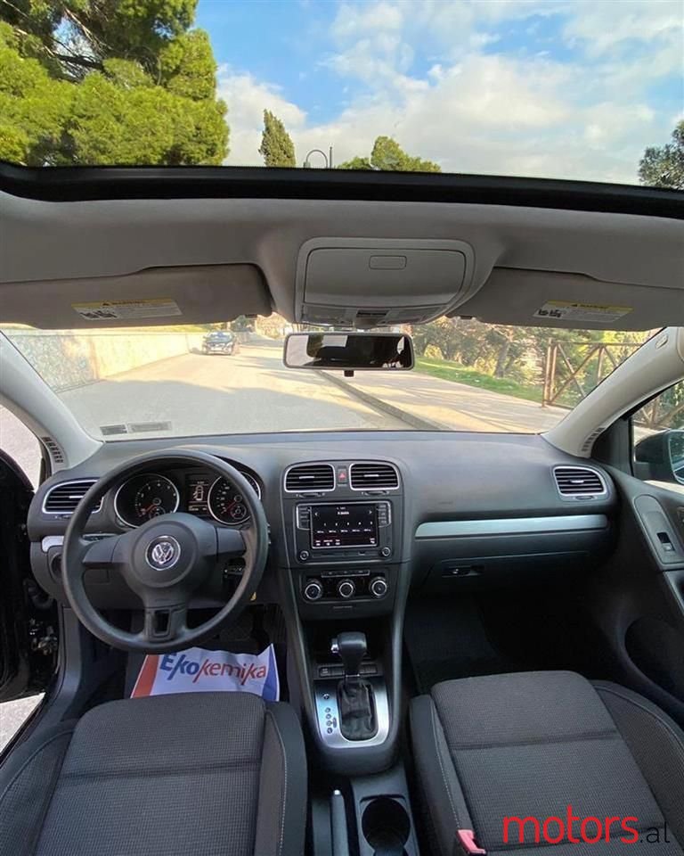 2010' Volkswagen Golf photo #5