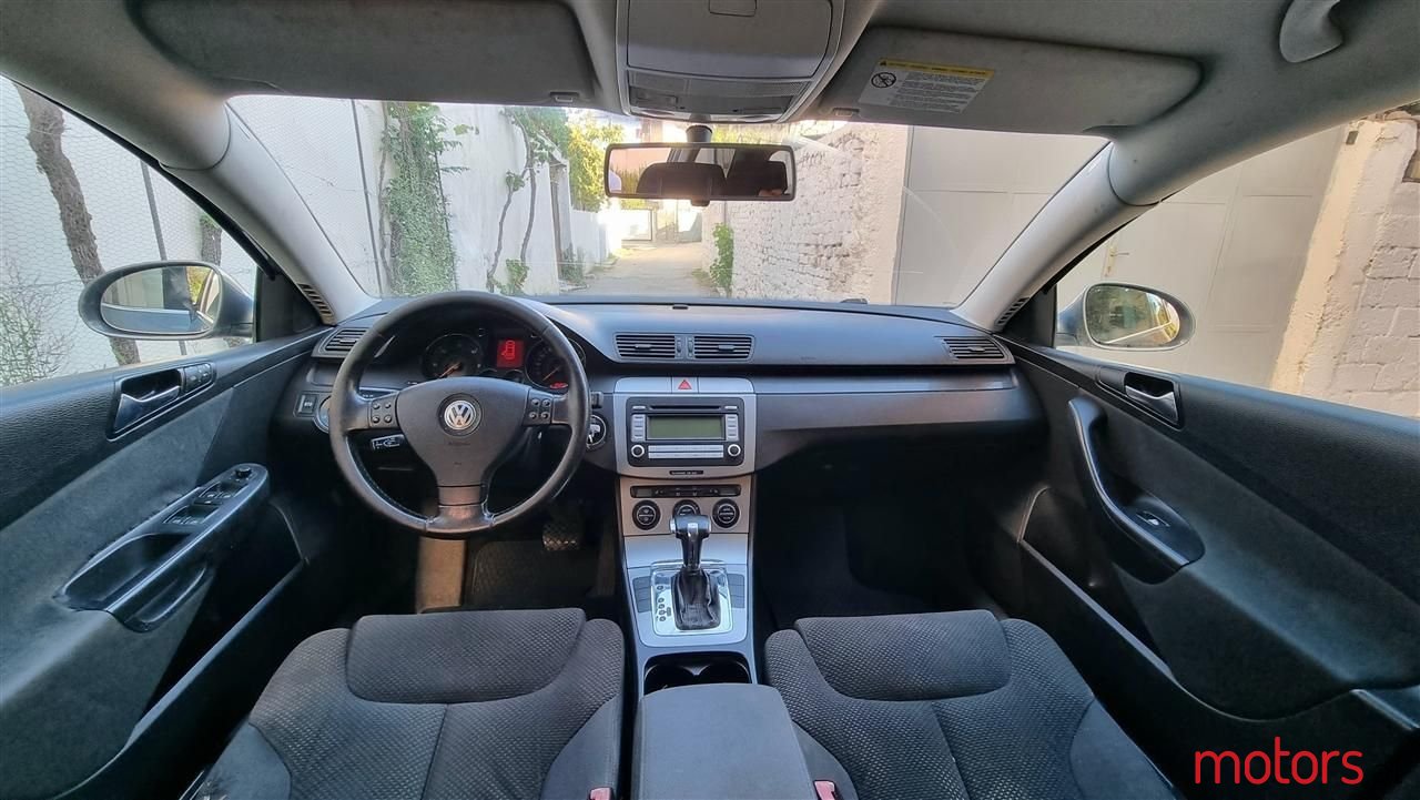 2006' Volkswagen Passat photo #6