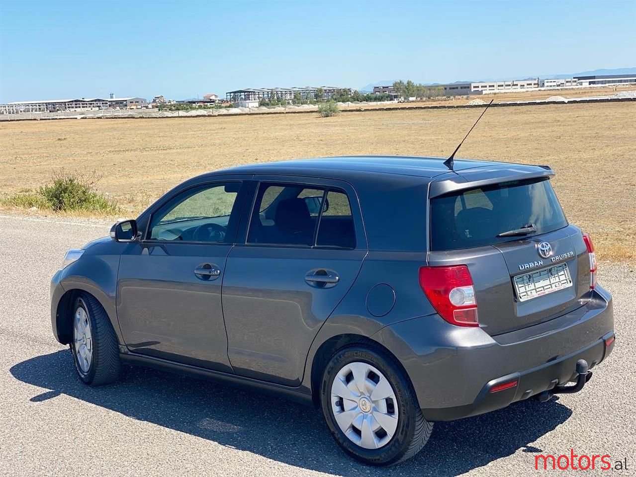 2011' Toyota Urban Cruiser photo #2