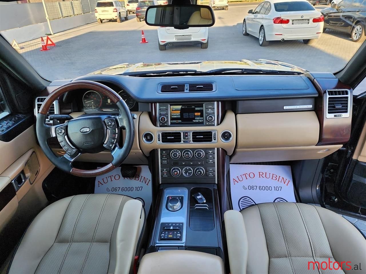 2011' Land Rover Range Rover photo #3