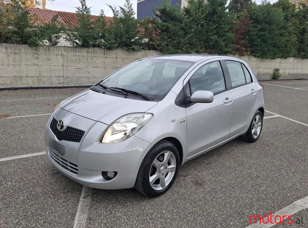 2009' Toyota Yaris photo #1