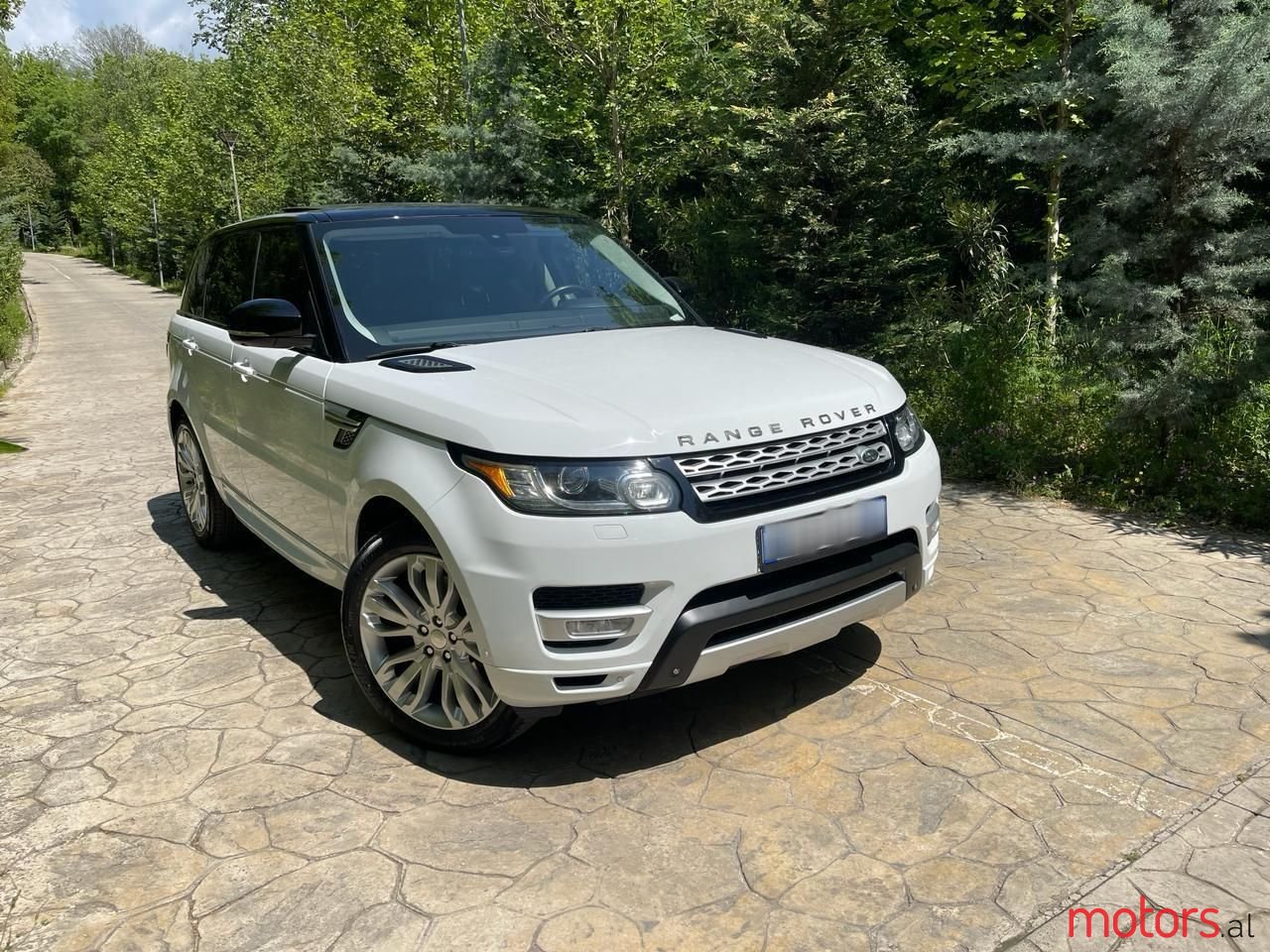 2015' Land Rover Range Rover Sport photo #4