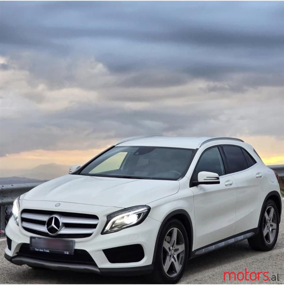 2015' Mercedes-Benz GLA 220 photo #1