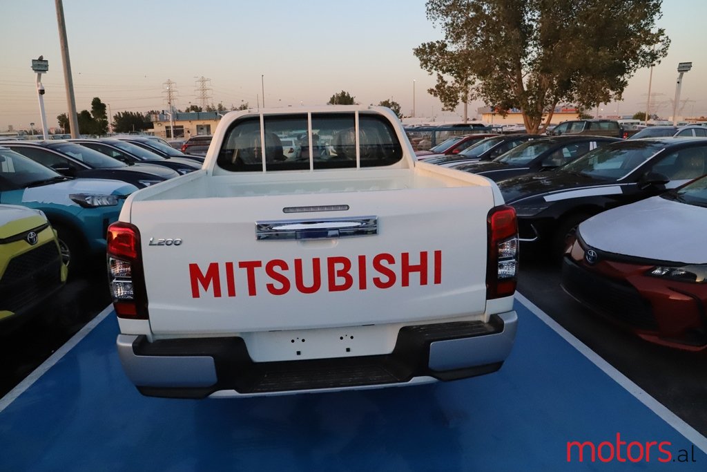 2022' Mitsubishi L 200 2.4L DIESEL FULL OPTION 4WD photo #5