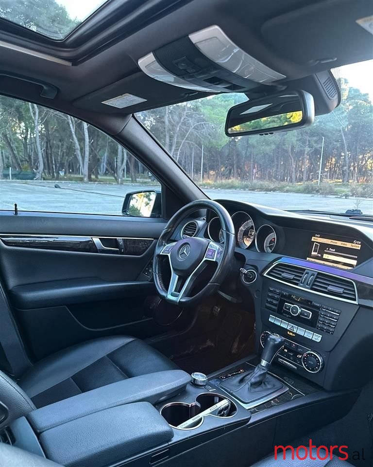 2012' Mercedes-Benz C 300 photo #5