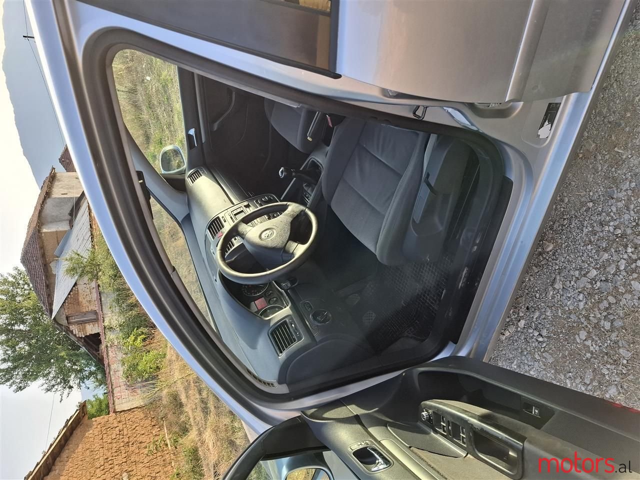 2005' Volkswagen Golf photo #5