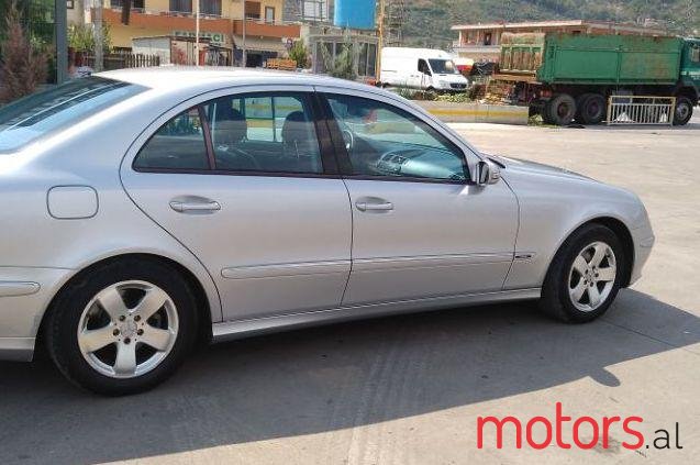 2002' Mercedes-Benz E-Class photo #1