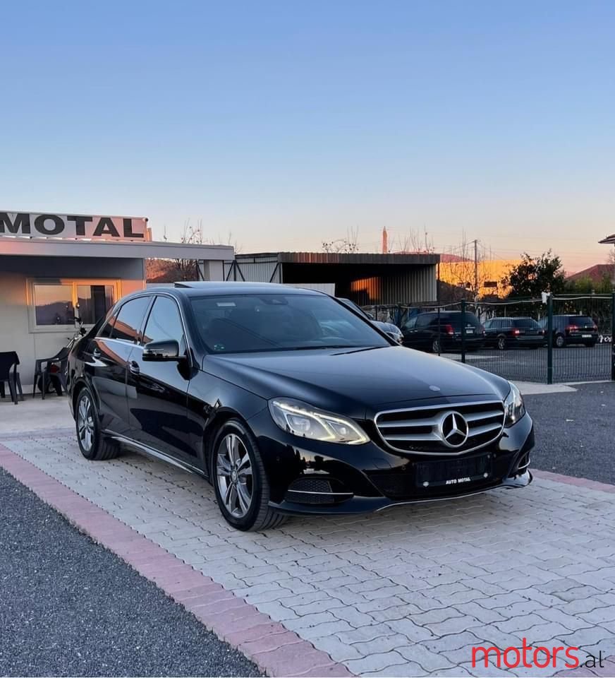 2013' Mercedes-Benz E 200 photo #6