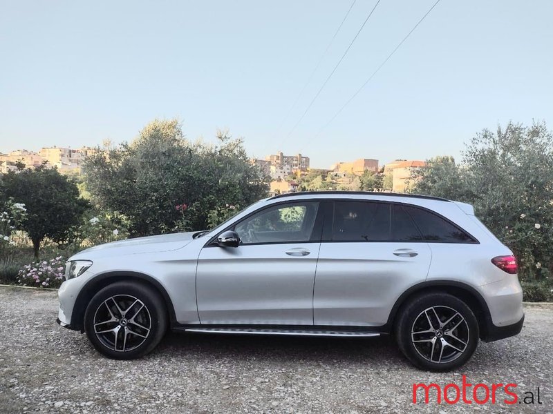 2019' Mercedes-Benz GLC 220 photo #5