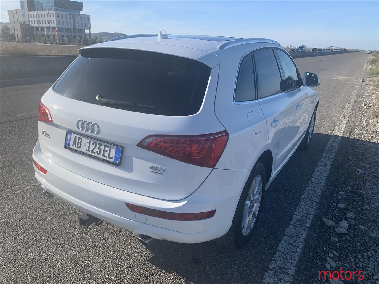 2012' Audi Q5 photo #2