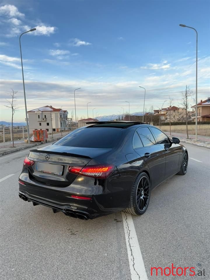 2020' Mercedes-Benz E 220 photo #3