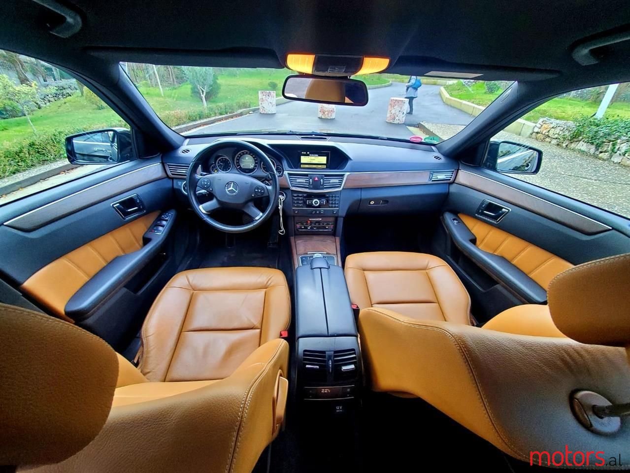 2012' Mercedes-Benz E 250 photo #4