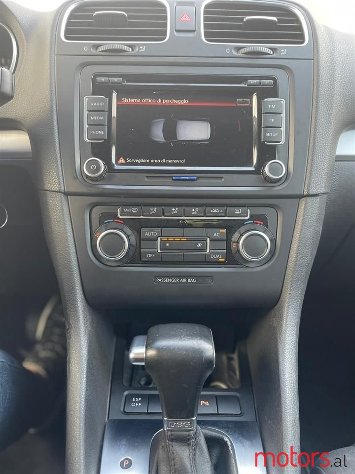 2010' Volkswagen Golf photo #3