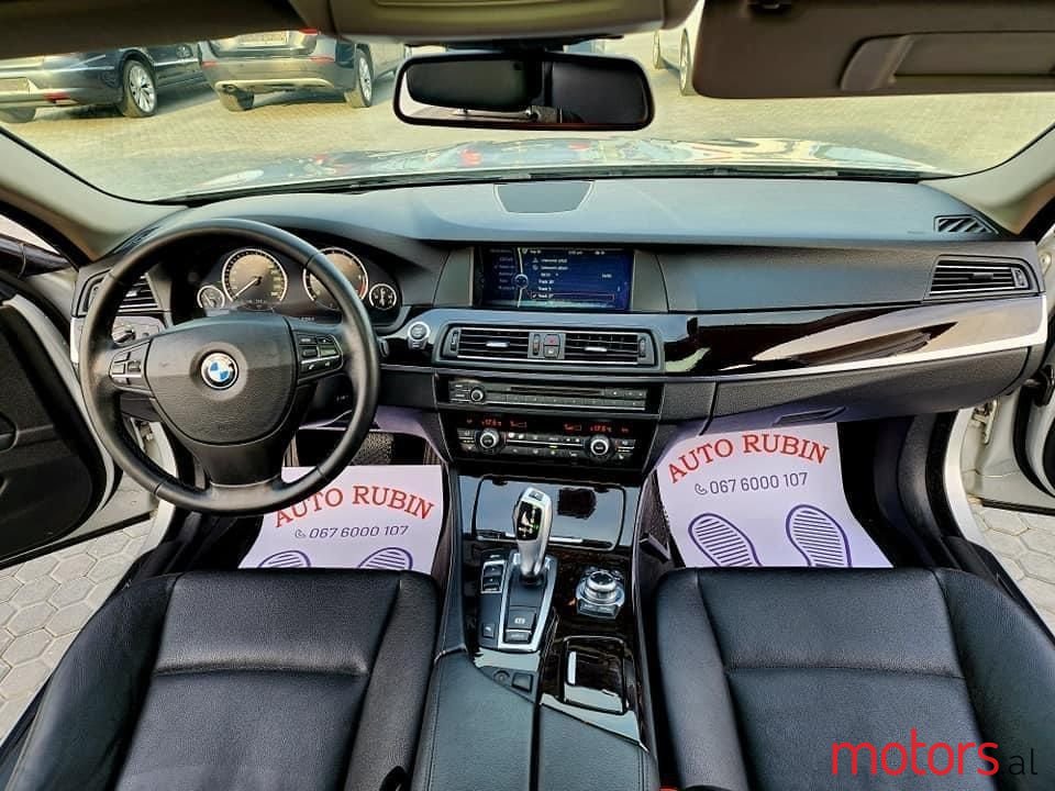 2012' BMW 520 photo #3