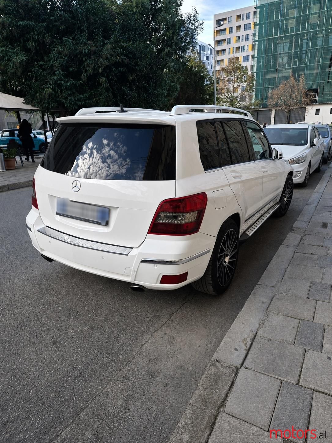 2009' Mercedes-Benz GLK 320 photo #2