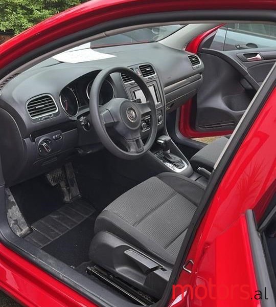 2010' Volkswagen Golf photo #4
