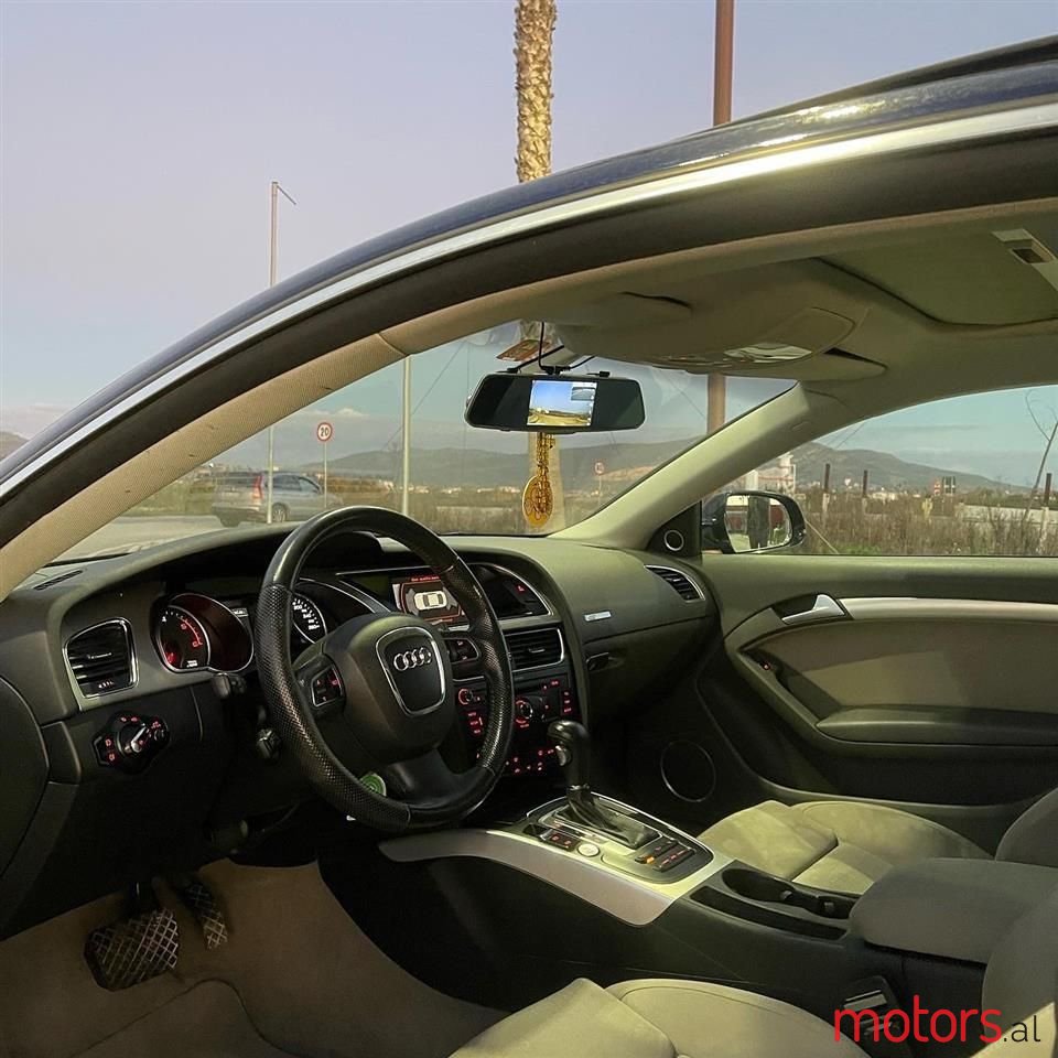 2010' Audi A5 photo #5