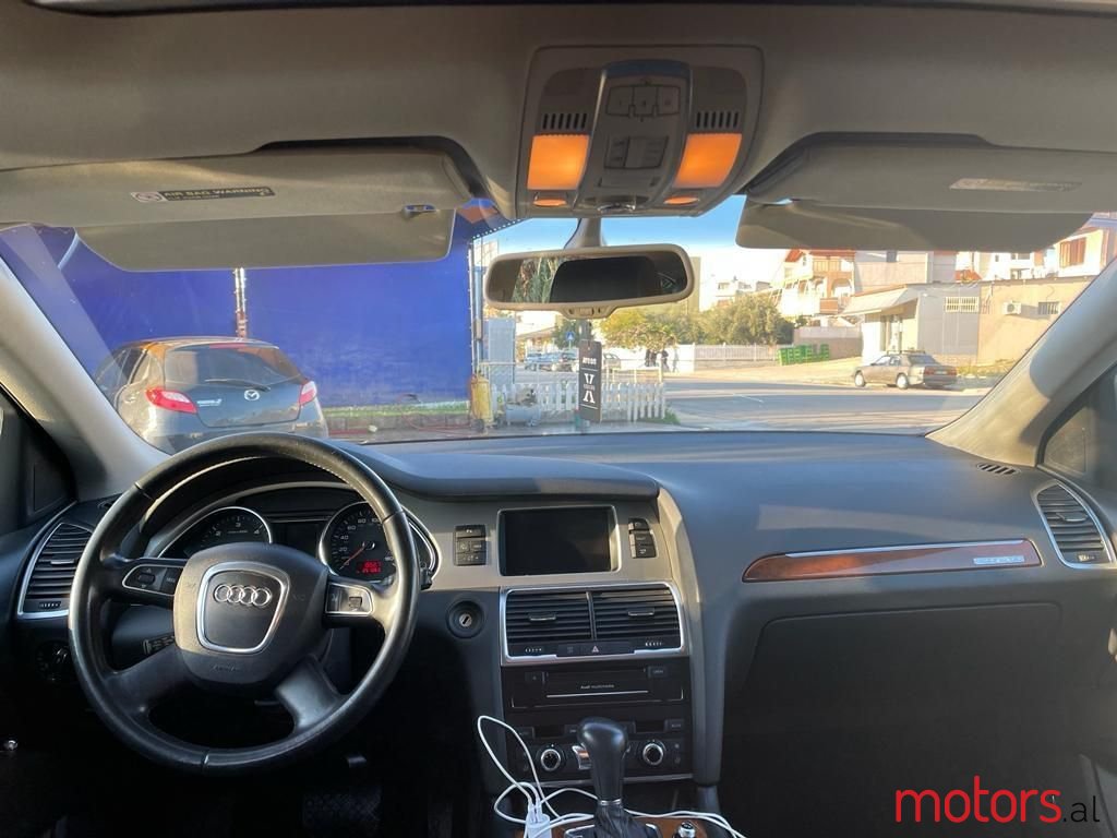 2011' Audi Q7 photo #3