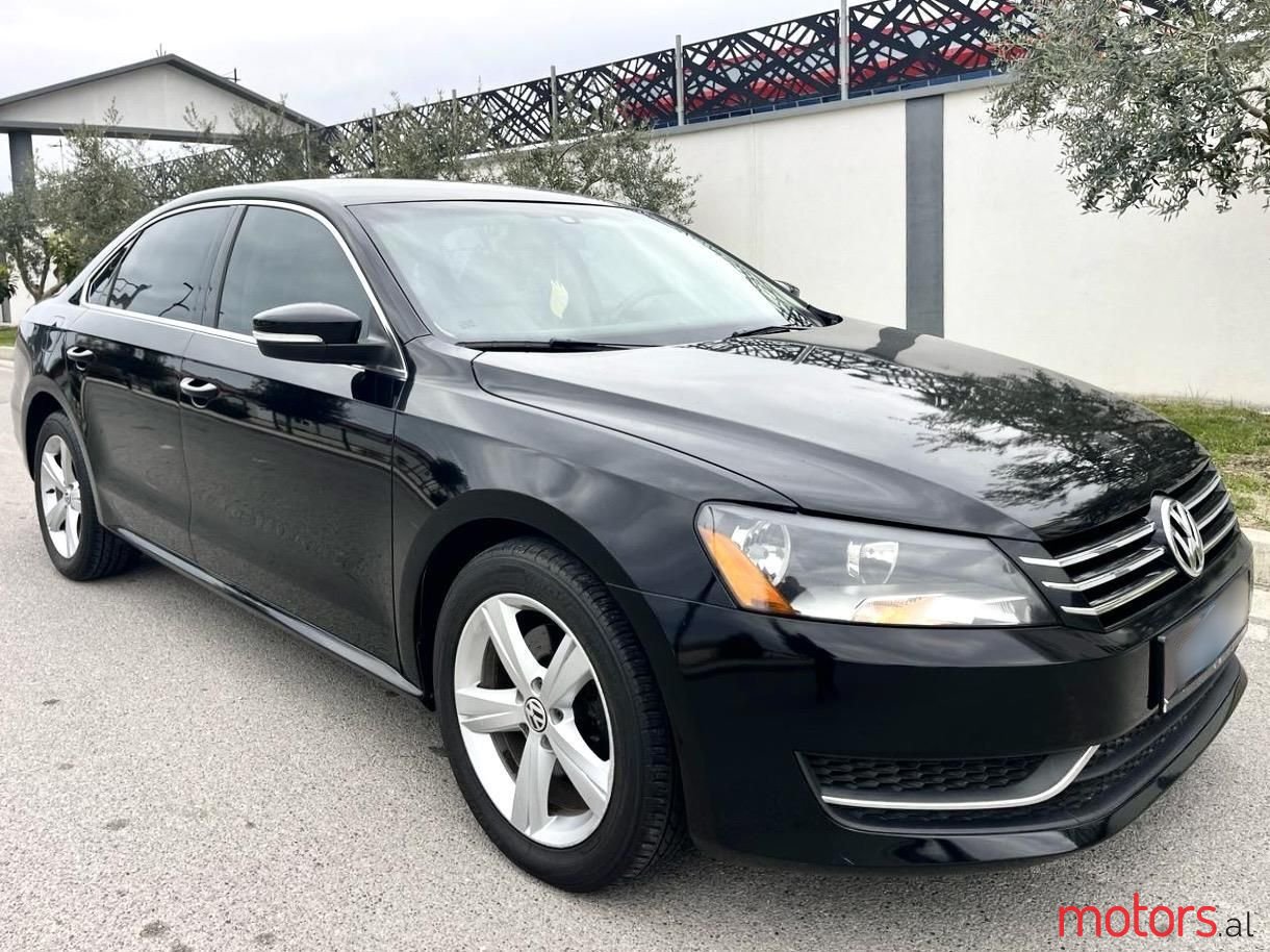 2013' Volkswagen Passat photo #5