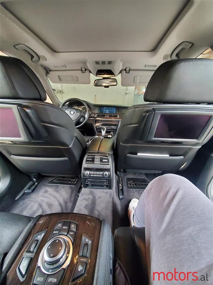 2010' BMW 750 photo #6