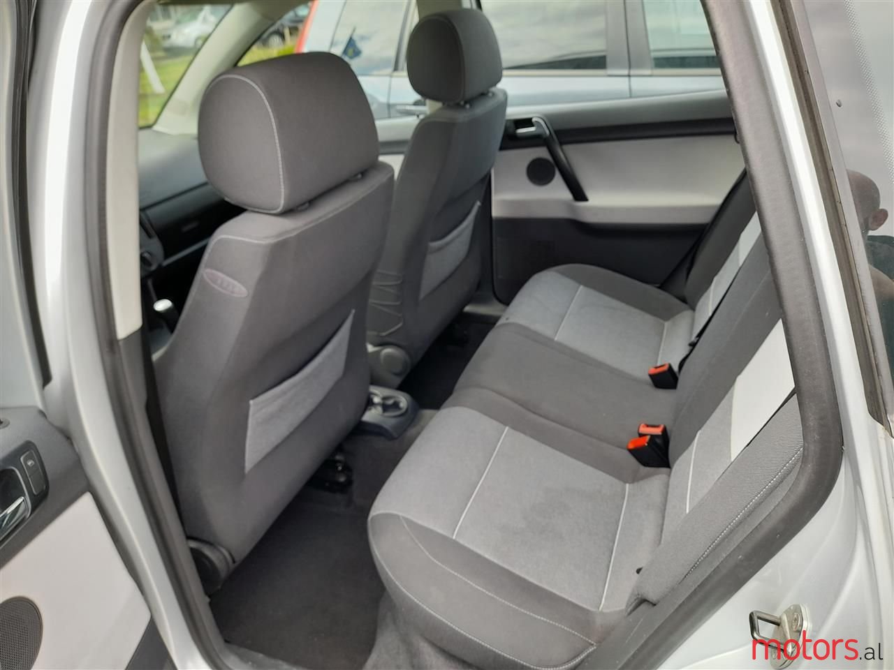 2007' Volkswagen Polo photo #4