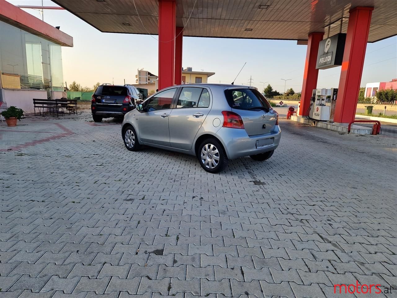 2009' Toyota Yaris photo #6