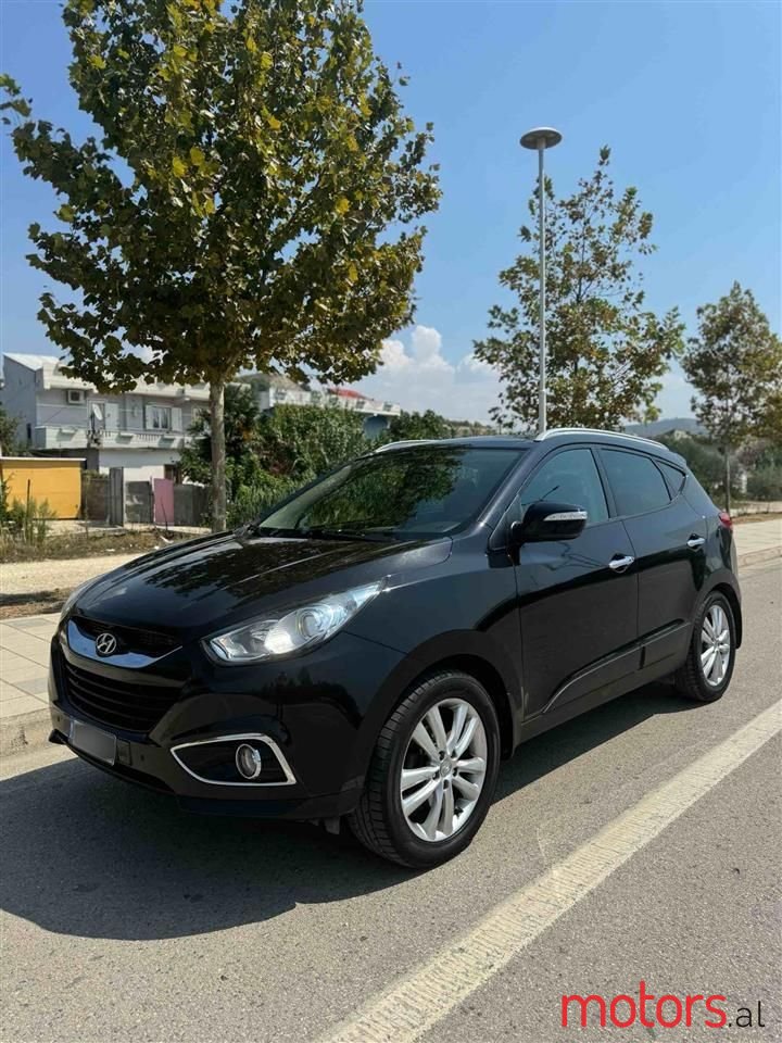 2011' Hyundai ix35 photo #2