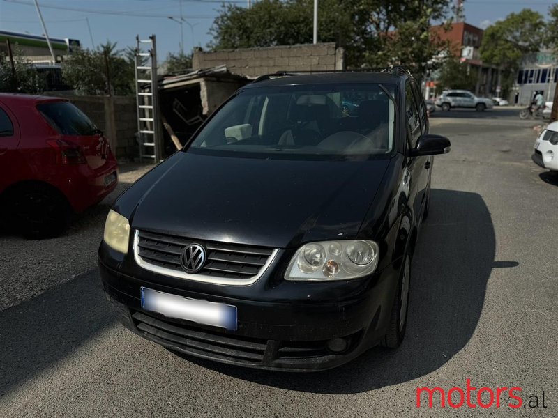 2004' Volkswagen Touran photo #1