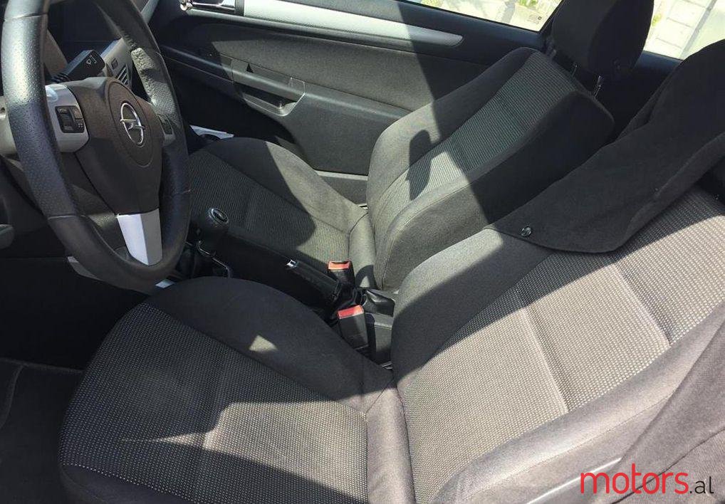 2005' Opel Astra photo #2