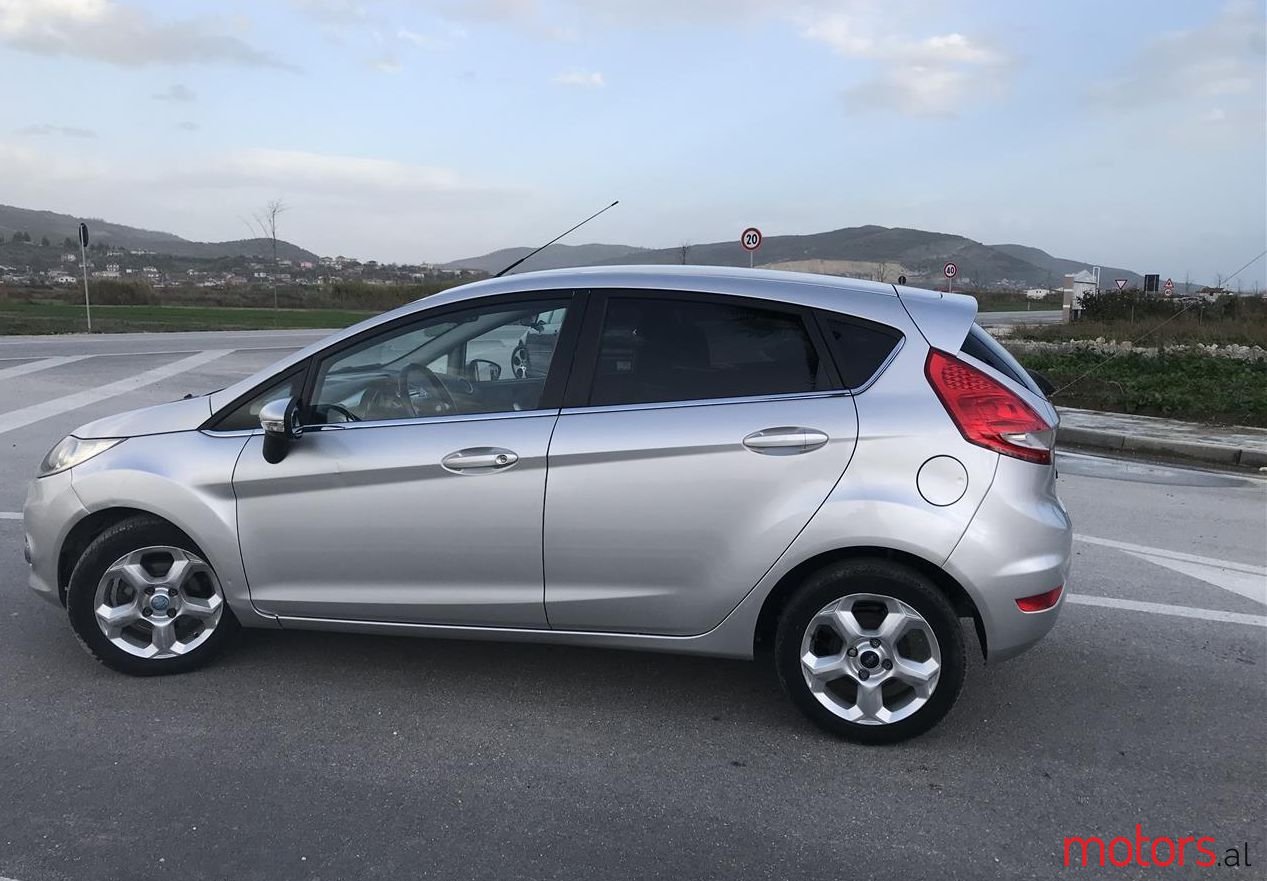 2010' Ford Fiesta photo #1